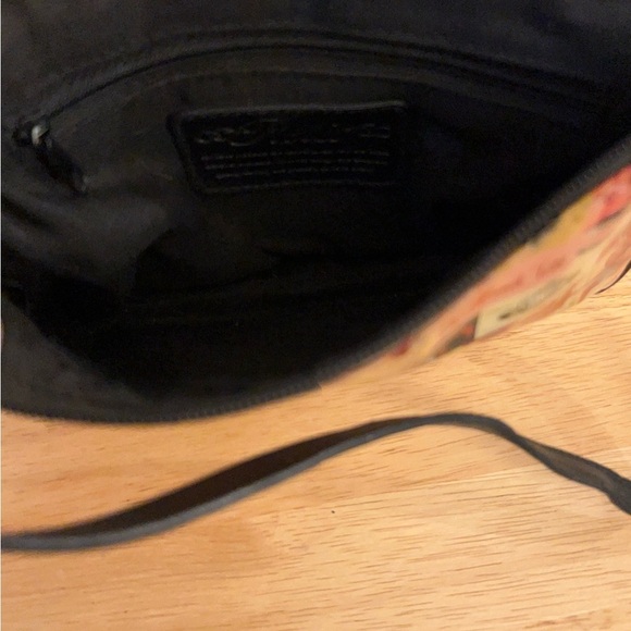 Relic Purse, Iconic
Jelly Vinyl Kiss & Tell... - Picture 11 of 11